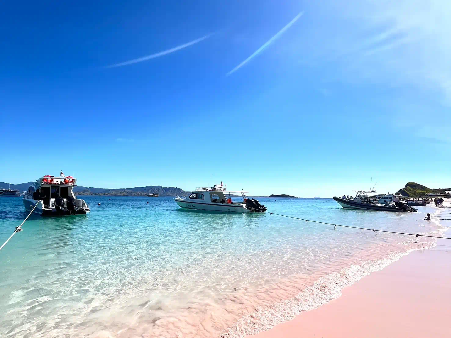 科莫多國家公園粉紅沙灘 (Pink Beach)全景